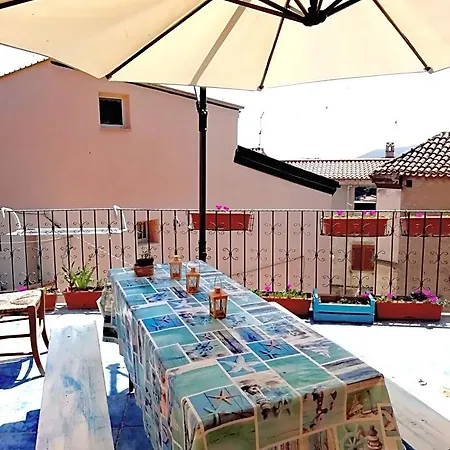Casa Di Eugenia فندق مبيت وإفطار Loceri